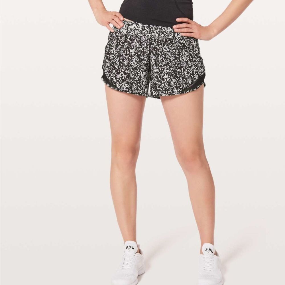 LULULEMON Size 4 Black White Athletic Workout Shorts Swift Lightweight Running